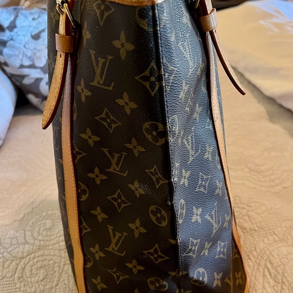 Authentic Louis Vuitton Monogram Bucket Bag GM - Picture 9 of 11